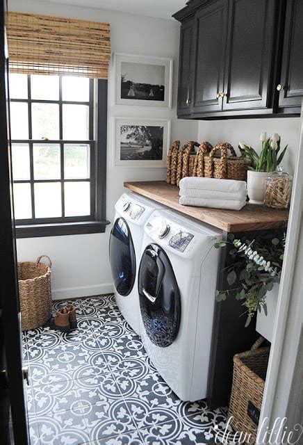 The best laundry room ideas are the ones that help you organize your washing area in a way where you efficiently use all the available space around you. 15 Fabulous Farmhouse Laundry Room Design Ideas - Joyful ...