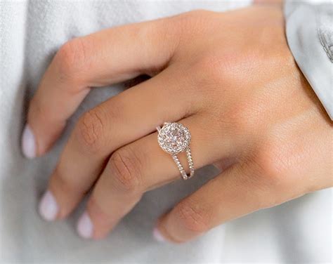 Best Engagement Rings For Fat Fingers Arquidia Mantina