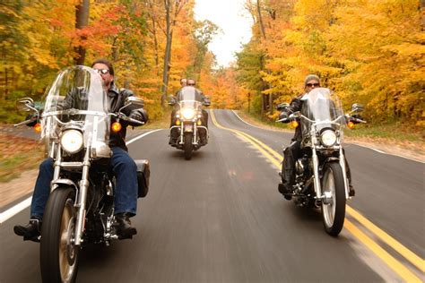 Top 4 Safety Tips For Riding Your Motorcycle In The Fall