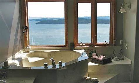 After a long and entertaining day, it is always nice to return to your hotel room and soak in a private jacuzzi with a mesmerizing view. Hotel Hot Tub Suites - Private In-Room Jetted Spa Tub ...