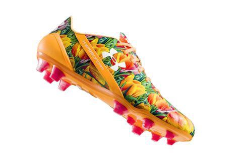 Depay was born in 1994 to a ghanaian father, dennis depay, and a dutch mother, cora schensema, in the small south holland village of moordrecht. Memphis Depay shows off loud new Under Armour boots