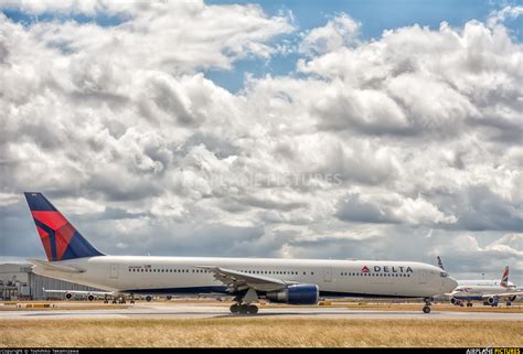 N839mh Delta Air Lines Boeing 767 400er At London Heathrow Photo