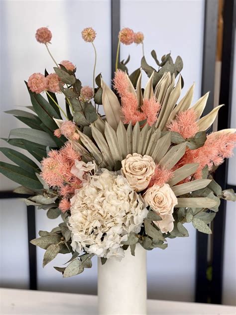 Upright method of drying flowers: Peach Dried Arrangement in Tall Vase - Scentsational Flowers