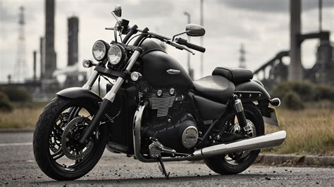 While it shares the same chassis as the excellent thunderbird, a few tweaks here and there create a. Triumph Thunderbird Storm 2014 - Price, Mileage, Reviews ...