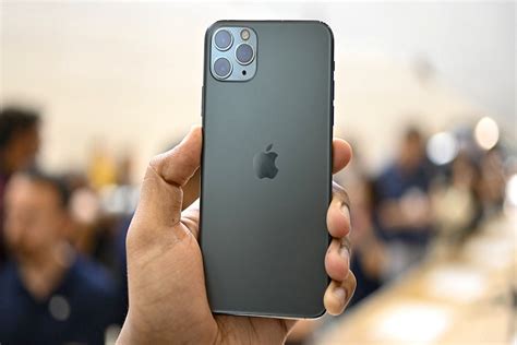 When you can't decide which color to buy, or simply like tradition, make this. iPhone 11 Pro Max Review: Camera, Design, Color, Price ...