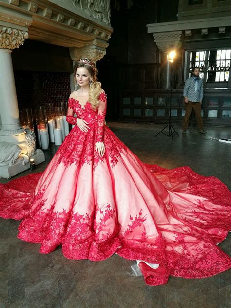 Свадебное платье красное 