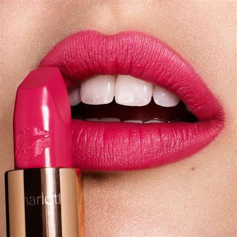 Electric Poppy Hot Lips Bright Pink Lipstick Charlotte Tilbury Bright Pink Lipsticks