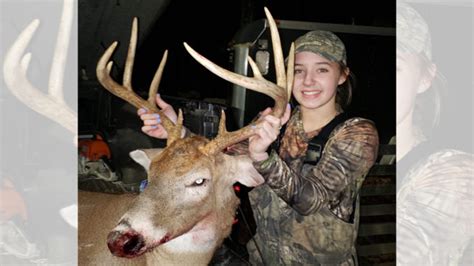 17 Year Old Huntress Kills Massive 10 Point Buck Carolina Sportsman