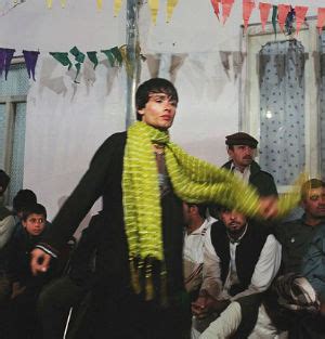 Что такое бача бази в таджикистане. Бача-бази в Афганистане. Афганистан мальчики бача бази. Танцующие мальчики Афганистана. Пакистан бача бази.