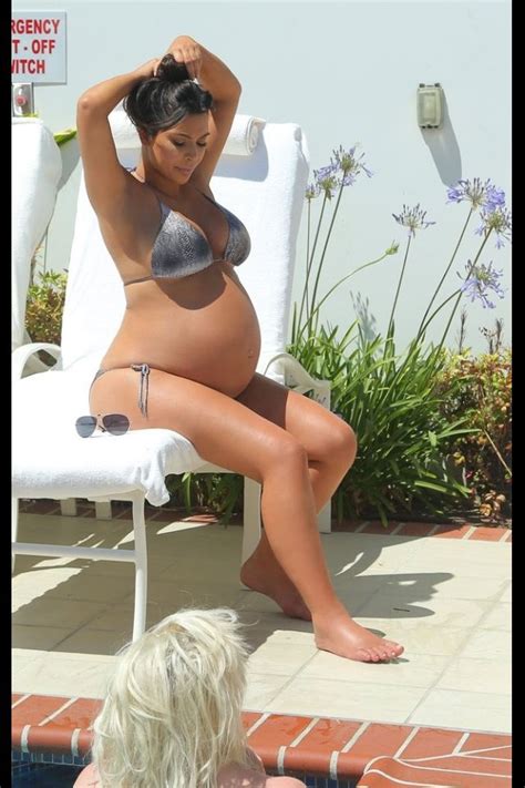 Kim Belly Kim Kardashian Pregnant Kim Kardashian Show Pregnant Bikini