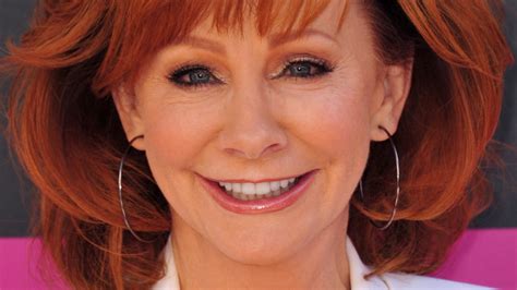 Fans Cant Get Enough Of Reba Mcentires Delicious Backstage Photo
