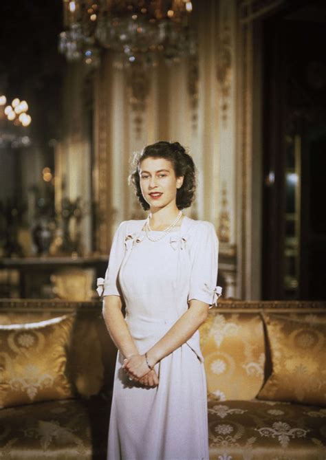 The Fashion Legacy Of Queen Elizabeth Ii Cnn