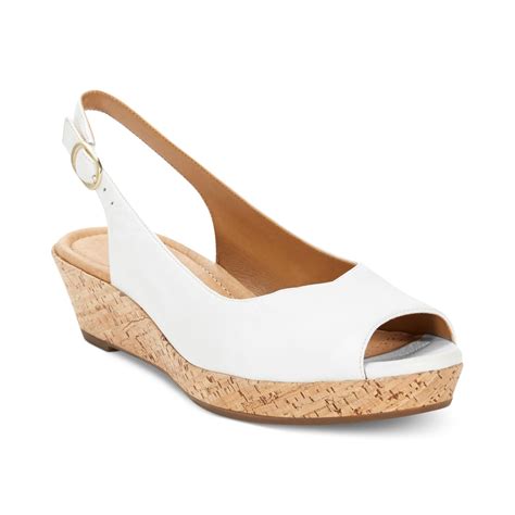 Clarks Artisan Womens Orlena Currant Platform Wedge Sandals In White