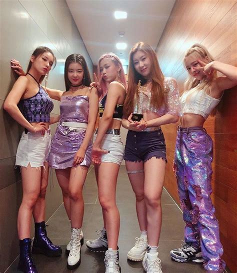 Pin By J On Itzy Fashion Kpop Outfits Fashion Outfits