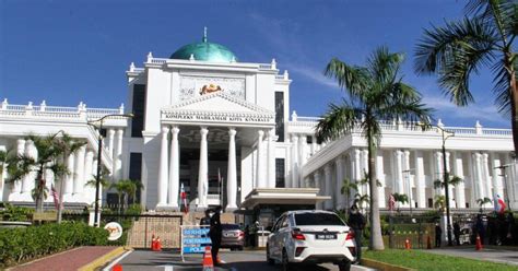 One day mount kinabalu climb permits are currently not available. Mahkamah Tinggi Kota Kinabalu mula dengar kes pembubaran ...