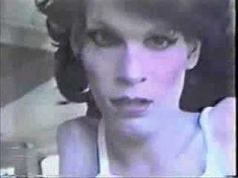 E existem várias histórias em volta dele, uma diz que nada mais é que um homem chamado johnnie baima. OBEDECE A LA MORSA VERSION HORROR - YouTube