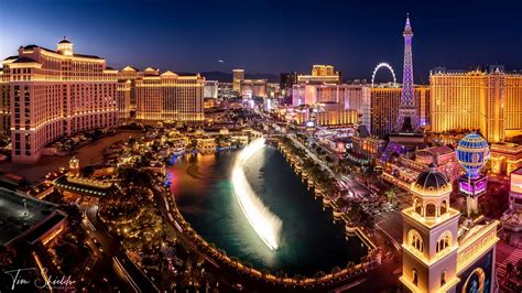 How to take the best photo along the Las Vegas Strip
