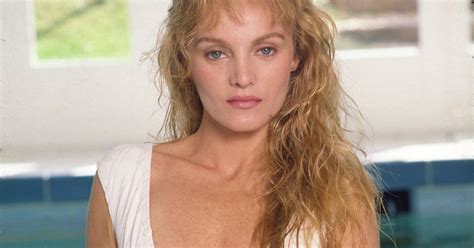 Her breakthrough roles were in éric rohmer's pauline at the beach (1983). Arielle Dombasle se dévoile comme jamais pour la promotion ...