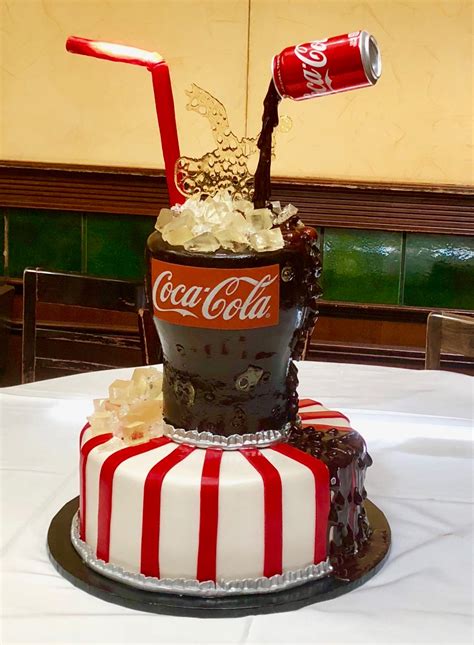 Photos Smith And Wollensky Coca Cola Themed Cake For Warren Buffett