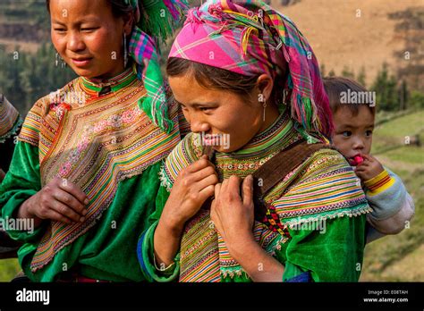 Women From The Flower Hmong Hill Tribe, Bac Ha, Lao Cai Province Stock ...
