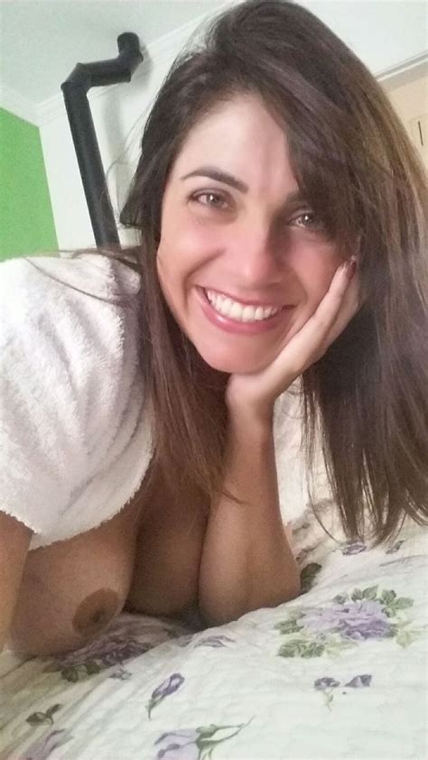 Amélia Casada Deliciosa Tirou Várias Fotos Peladinha Mostrando Seu Belo Free Download Nude