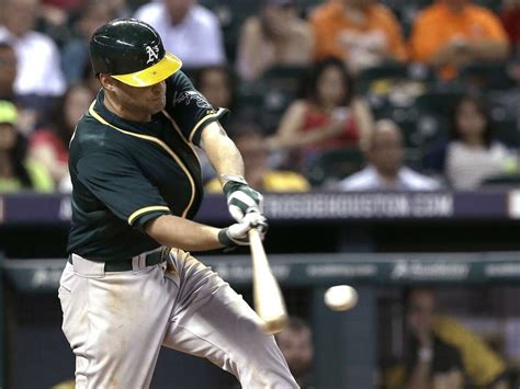 Former Athletic Carter Homers To Sink Oakland 4 2