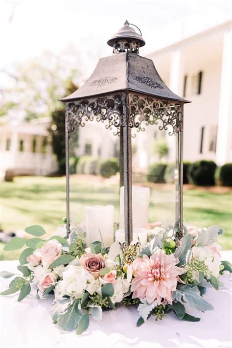 20 Rustic Lantern Wedding Centerpieces For 2020 Roses And Rings