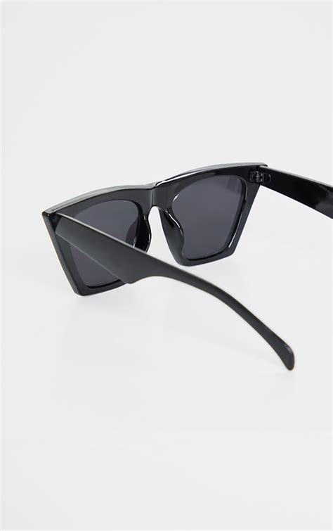 Black Triangle Sunglasses Prettylittlething Usa