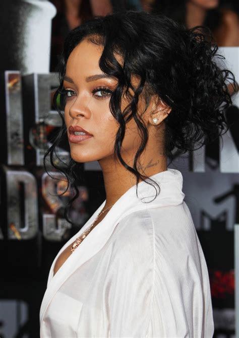 Rihanna Picture 903 Mtv Movie Awards 2014 Arrivals