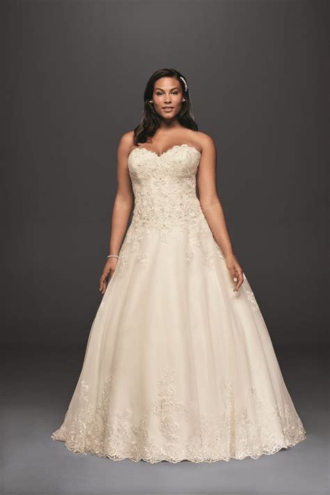 20 Lovely And Affordable Wedding Dresses For Ladies With Curves