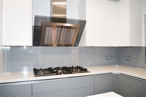 Jul 12, 2021 · glass has long been a favourite with interior designers for the light touch it brings to a scheme as well as its reflective sheen that really helps boost light levels. Grey Plain Colour Glass Splashback - Modern - Kitchen ...