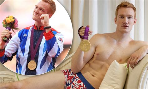 Greg Rutherford In Underpants For Charity Life Art Class Daily Mail Online