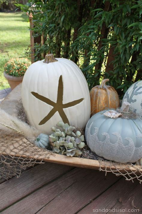 The weather in the uk is unpredictable, and this is partly because of the location of the british isles. Creative Coastal Pumpkins for Chic Beach Decor - Sand and ...