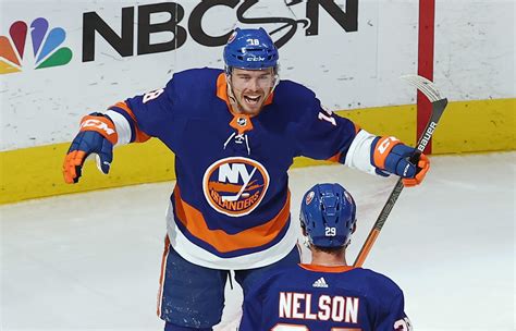 New York Islanders Resilient In Game 3 Victory Over Tampa Bay Lightning