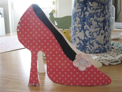 I'll be on the lookout for 2013's for next year! AquaRaine's Art Journal: High Heel Shoe Cards...