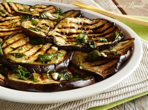 Preparazione sbucciare la melanzana e tagliarla per lungo. melanzane grigliate all'aceto balsamico | Ricette contorni ...
