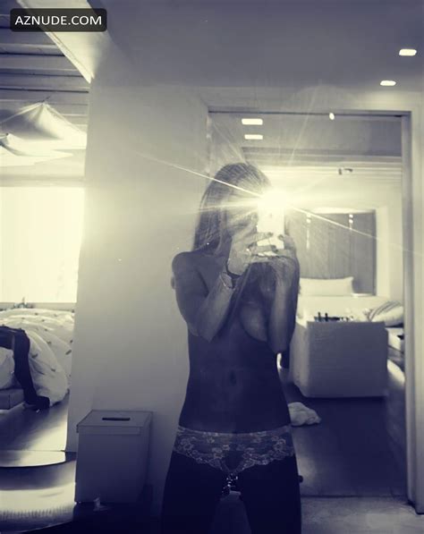 Lindsay Lohan Sexy And Hot Selfie Photos Aznude