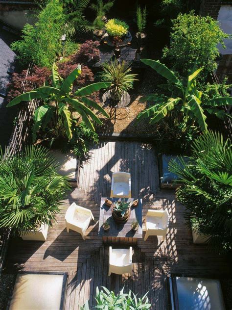 28 Refreshing Tropical Landscaping Ideas Tropical Garden