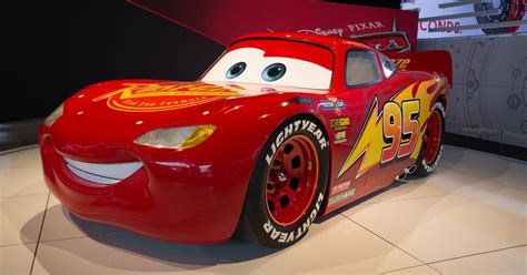 Ka Chow Pixar Brings A Life Sized Lightning Mcqueen To Detroit Roadshow