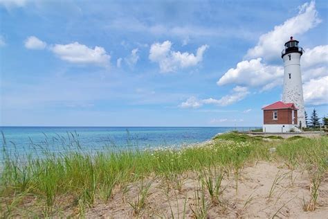 Crisp Point Lighthouse And Beach Pics Lake Superior Lighthouse And