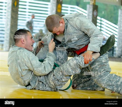 Spc Shiloh Becher Us Army Reserve Command Top Gets Position On