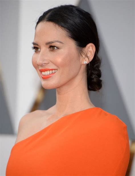 Oliviamunn Low Bun Hairstyles Slick Hairstyles Hairstyles For Round