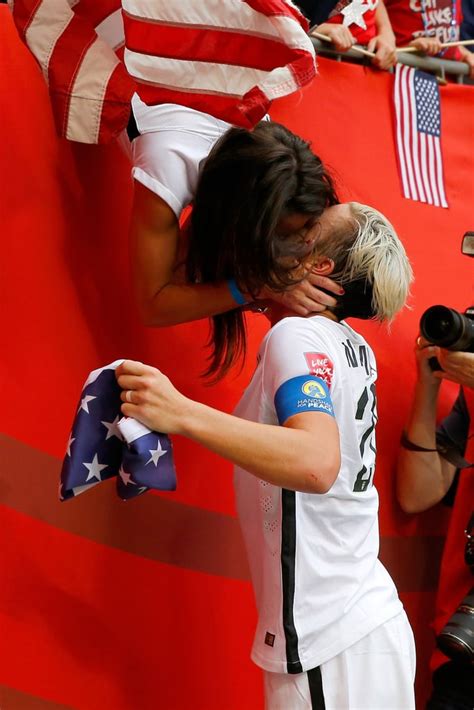 Abby Wambach Kisses Wife After Soccer Win Popsugar Celebrity