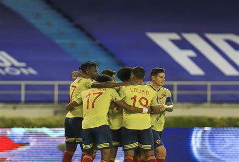 Entre los concentrados a la selección colombia, se destacan los jugadores como luis quiñones esta es la lista de convocados por josé pékerman: Selección Colombia: 23 de los 24 convocados ya están en ...