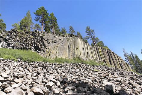 10 Weird Rock Formations Around the World