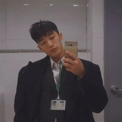 The site owner hides the web page description. 穿得比汪小菲还紧!最近这位大胸名媛的沐浴照刷屏了 - 江苏同志