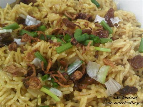 Fragrant and tasty nasi biryani/briyani flavored with spices and rose or kewra water. RasaHati: Masak nasi Beriani Mudah dan Cepat .. 8 minit jee