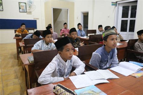 Memantapkan budaya ilmu dalam kalangan pelajar. PENTINGNYA NIAT DALAM MENUNTUT ILMU - FSTM KUIS