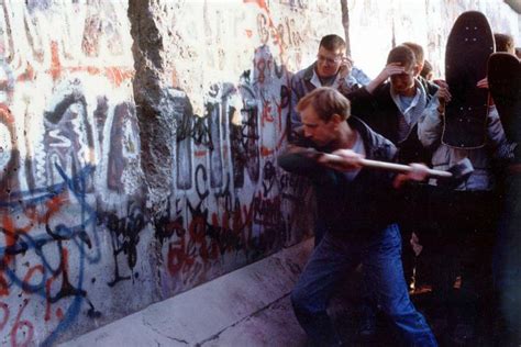 Il Muro Di Berlino 33 Anni Fa La Sua Caduta