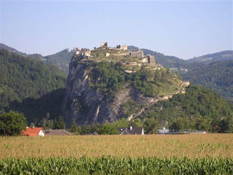 Bild "Burg Griffen" zu Burg Griffen in St. Kanzian am Klopeiner See